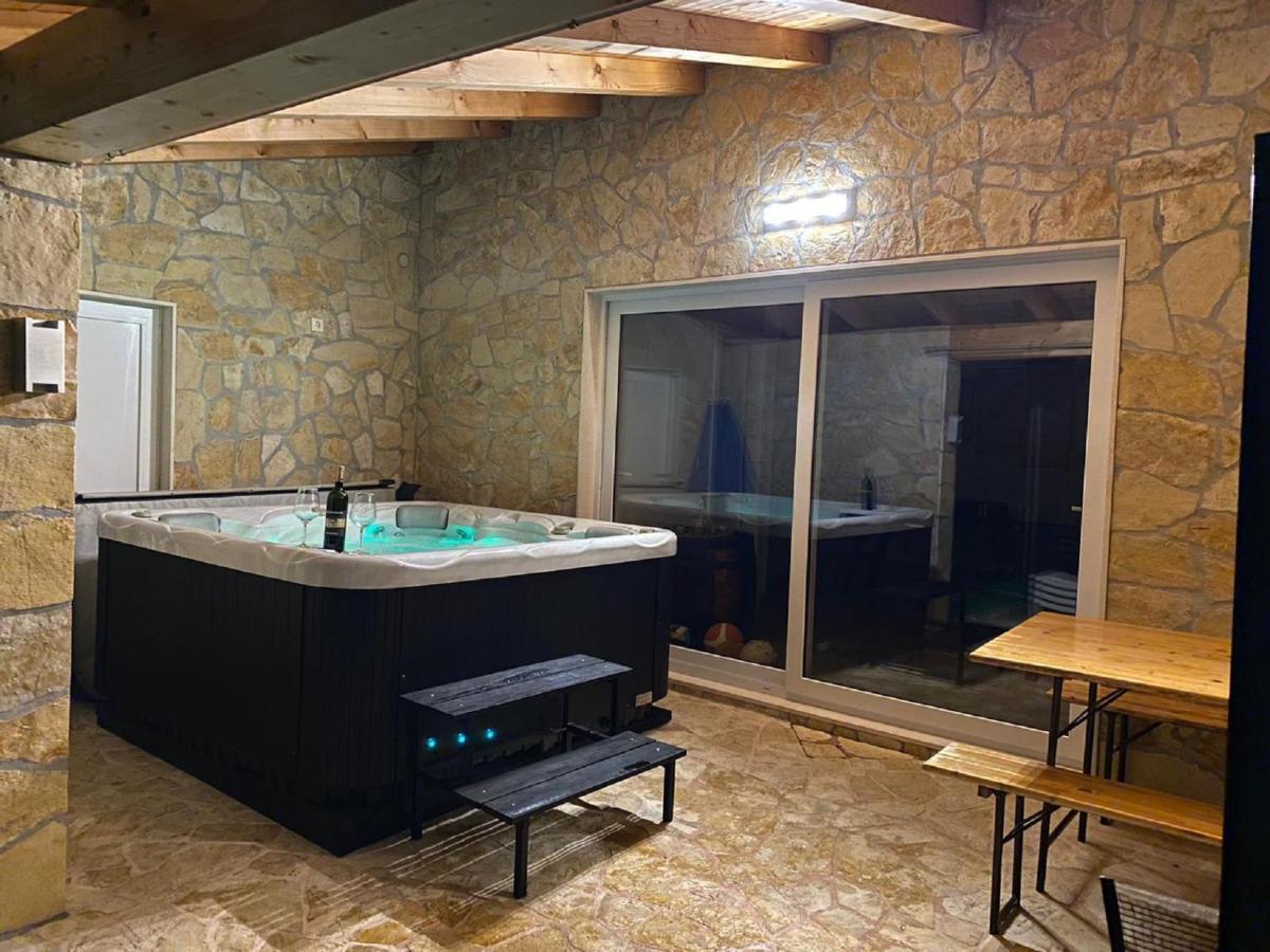Villa Mateo With Private Pool Gruda Eksteriør billede